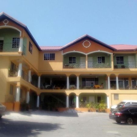 Palm Bay Guest House & Restaurant モンテゴ・ベイ エクステリア 写真