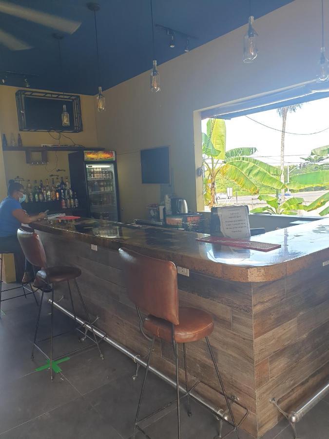 Palm Bay Guest House & Restaurant モンテゴ・ベイ エクステリア 写真